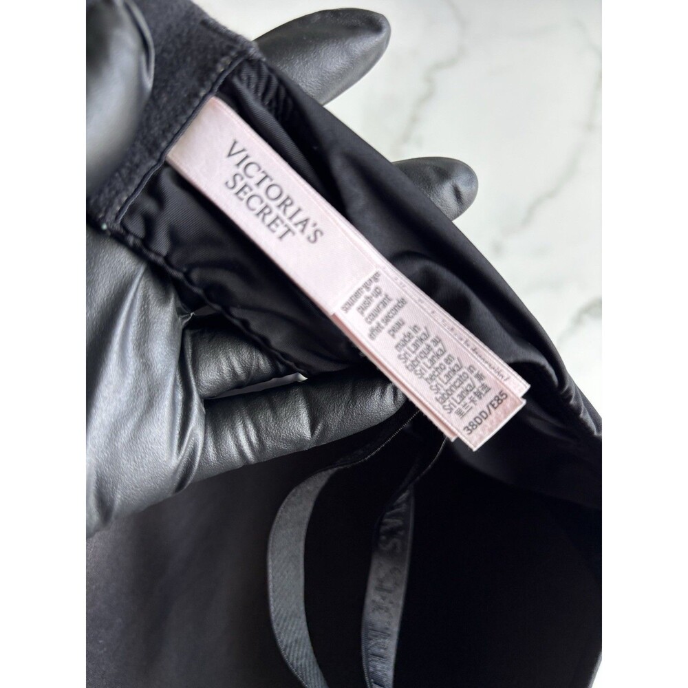 Victoria's Secret Infinity Flex Wireless Plunge Bra Black Size 38DD 417619 - Picture 5 of 7